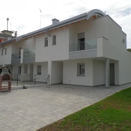 Ferienhaus Fuer 9 Personen Ca 100 Qm In Bibione, Adriakueste Italien Und Umgebung - B63270 度假居 比比翁