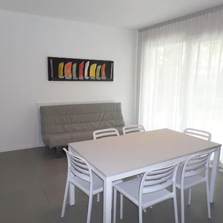 Ferienhaus Fuer 9 Personen Ca 100 Qm In Bibione, Adriakueste Italien Und Umgebung - B63270 *